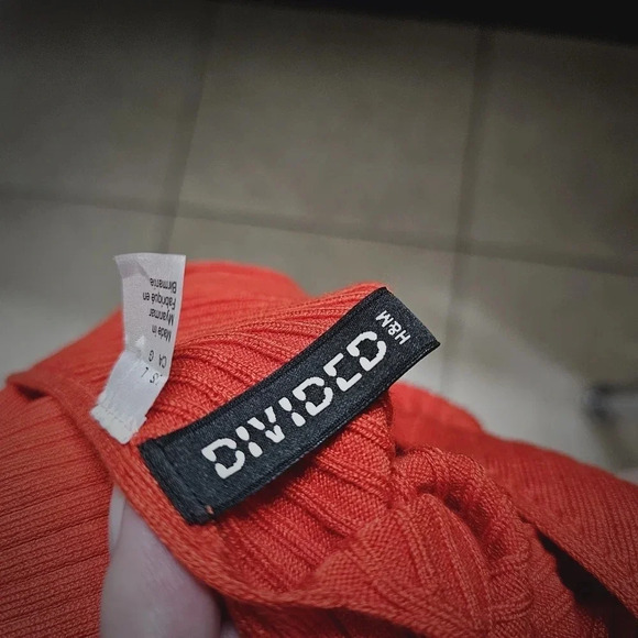 H&M V neck Top  Knit Short Carrot Size M - Picture 4 of 5